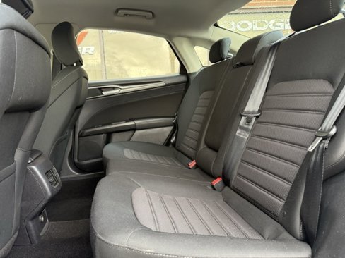 Used 2019 Ford Fusion SE image 16