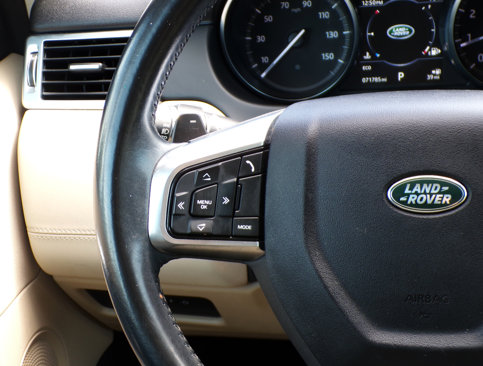 Used 2017 Land Rover Discovery Sport HSE image 17
