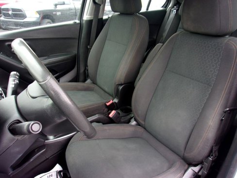 Used 2017 Chevrolet Trax LS image 9