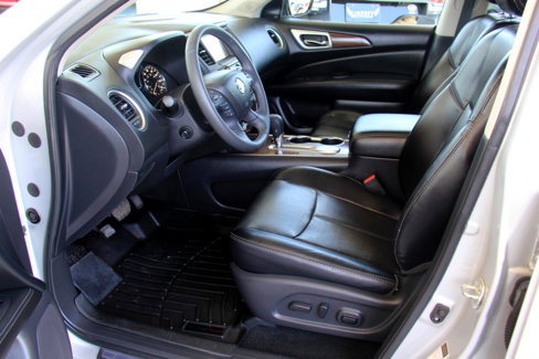Used 2017 Nissan Pathfinder Platinum image 24