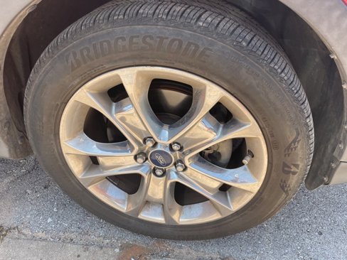 Used 2015 Ford Escape SE w/ Equipment Group 201A image 5