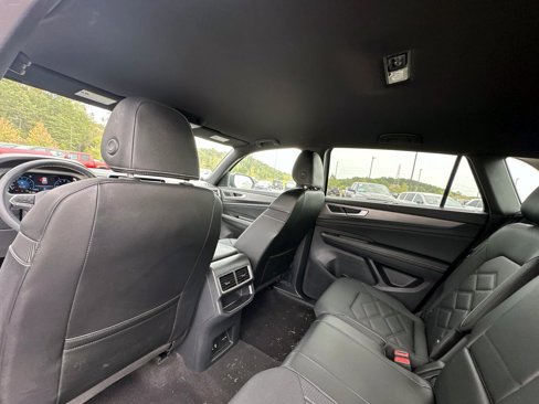 Used 2024 Volkswagen Atlas Cross Sport SE image 19