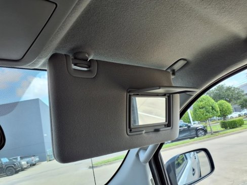 Used 2015 Nissan Frontier SV image 13