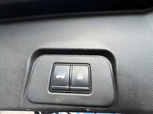 Used 2023 Nissan Rogue SV w/ SV Premium B Package image 37