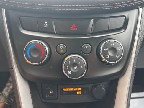 Used 2021 Chevrolet Trax LS image 13