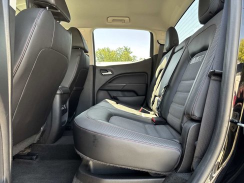 Used 2015 GMC Canyon SLE image 34