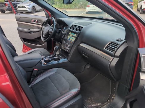 Used 2019 Ford Explorer XLT w/ Equipment Group 202A image 15