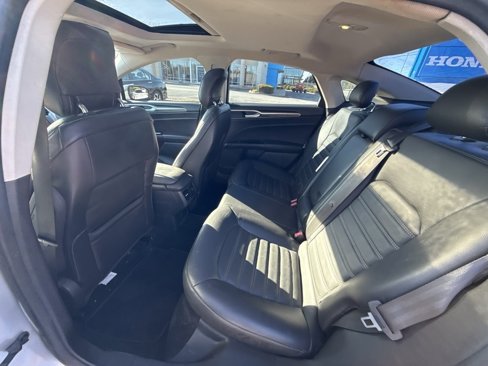 Used 2014 Ford Fusion SE w/ Equipment Group 202A image 11