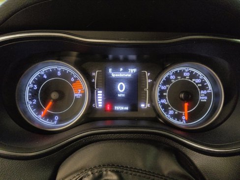 Used 2019 Jeep Cherokee Latitude w/ Cold Weather Group image 23