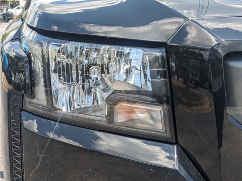Used 2022 Nissan Frontier SV image 10