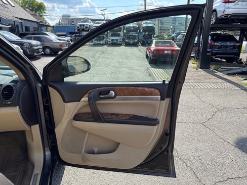 Used 2011 Buick Enclave CXL image 11