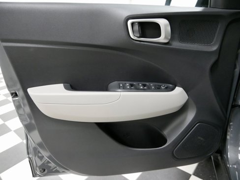 New 2025 Hyundai Venue SEL image 12