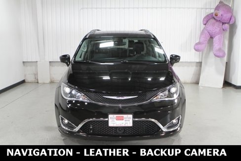 Used 2020 Chrysler Pacifica Touring-L Plus w/ Tire & Wheel Group image 7