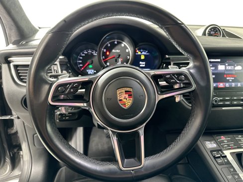 Certified 2018 Porsche Macan Turbo image 20