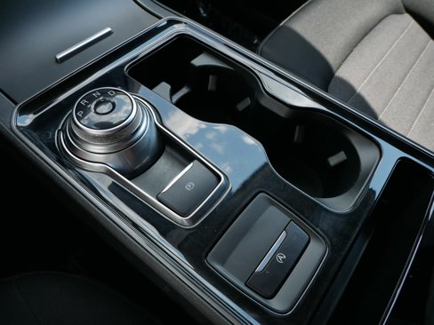 Used 2020 Ford Edge SE image 15