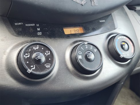 Used 2012 Toyota RAV4 4WD image 21