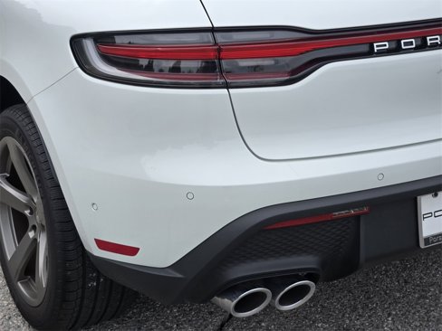 Certified 2024 Porsche Macan Turbo image 14
