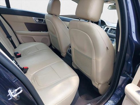 Used 2014 Jaguar XF 3.0 image 11