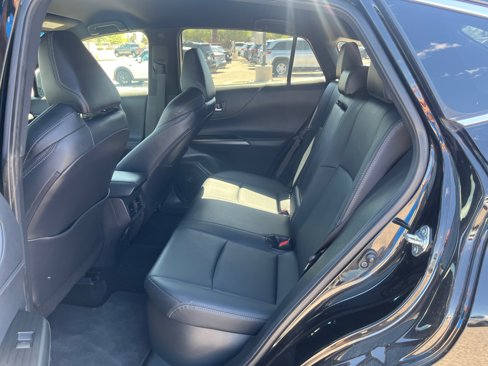 Used 2022 Toyota Venza XLE image 17