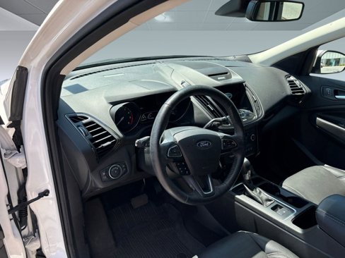 Used 2018 Ford Escape Titanium w/ Ford Safe & Smart Package image 4