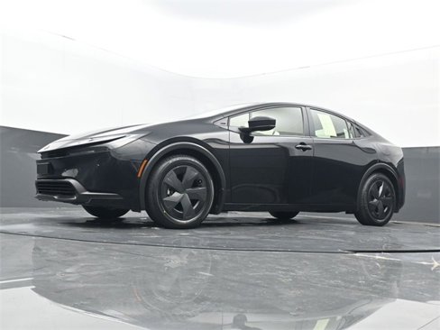 Used 2023 Toyota Prius LE image 26