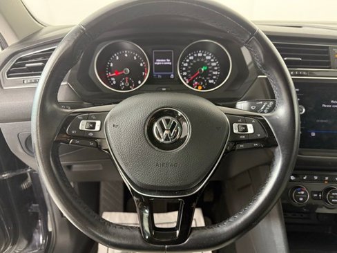 Used 2019 Volkswagen Tiguan SE w/ Panoramic Sunroof Package image 17