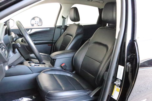 Used 2021 Ford Escape Titanium image 2