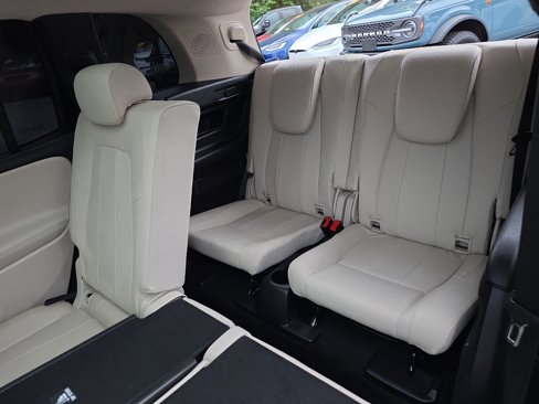 Used 2021 Mercedes-Benz GLB 250 4MATIC w/ Premium Package image 46