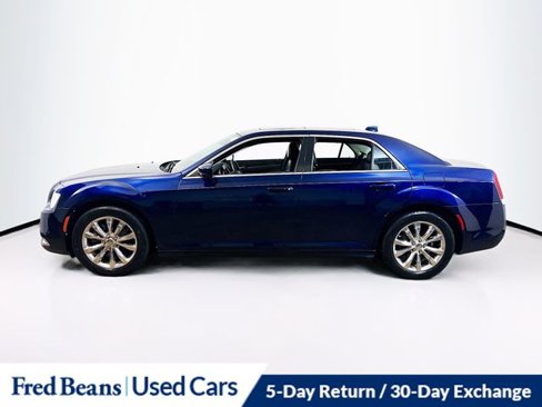 Used 2015 Chrysler 300 Limited w/ Driver Convenience Group image 5