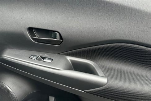 New 2025 Nissan Kicks Play S image 18