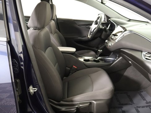 Used 2017 Chevrolet Malibu LT image 29