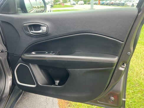 Used 2018 Jeep Compass Latitude w/ Popular Equipment Group image 42