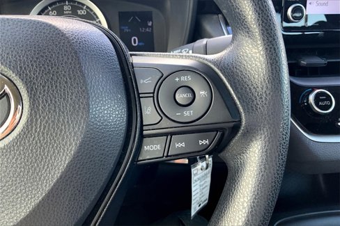 Used 2022 Toyota Corolla LE image 20