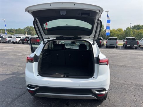 Used 2023 Buick Envision Essence image 17