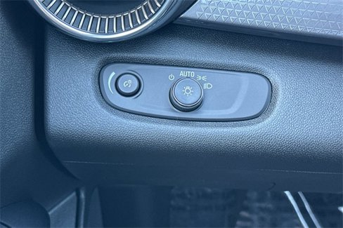 New 2025 Chevrolet Trax ACTIV w/ Sunroof Package image 33