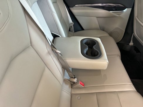 Used 2021 Cadillac XT4 Luxury image 28