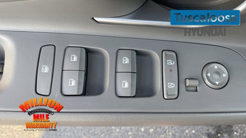 Used 2024 Hyundai Elantra SEL image 13