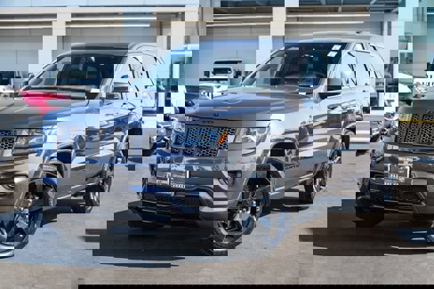 Used 2015 Jeep Grand Cherokee Altitude image 1