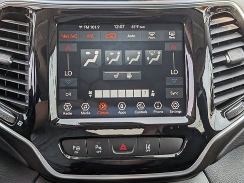 Used 2021 Jeep Cherokee Limited w/ Trailer Tow Group image 24