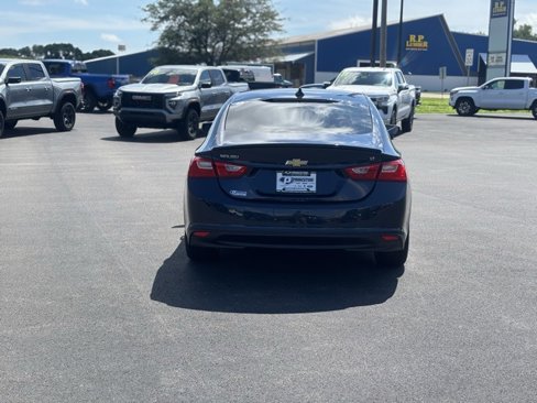 Used 2017 Chevrolet Malibu LT image 7