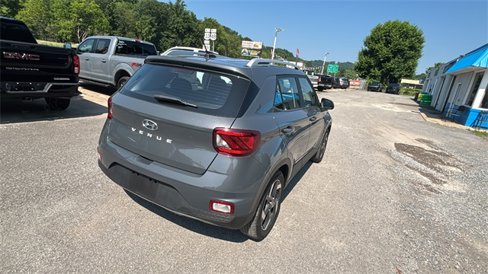Used 2024 Hyundai Venue SEL image 9