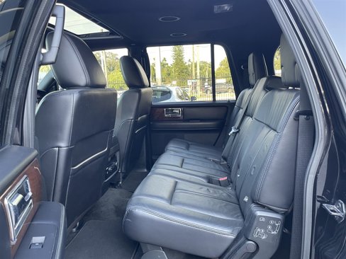 Used 2016 Lincoln Navigator L Select image 24