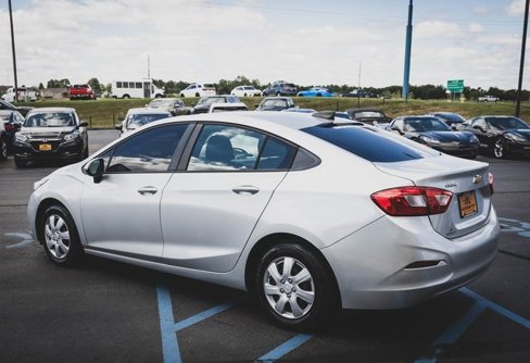 Used 2018 Chevrolet Cruze LS image 27