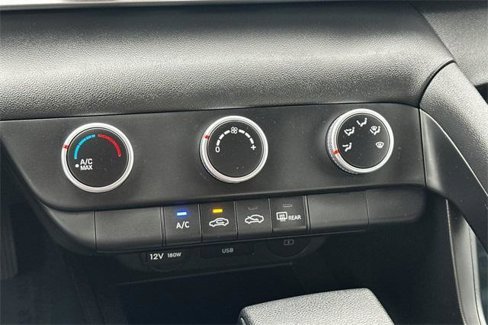 Used 2025 Hyundai Elantra SE image 20