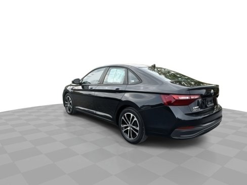 Used 2024 Volkswagen Jetta Sport image 6