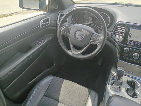 Used 2020 Jeep Grand Cherokee Altitude image 16