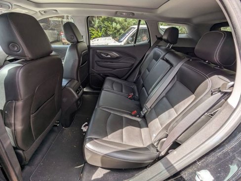 Used 2022 GMC Terrain SLT w/ Infotainment Package II image 10