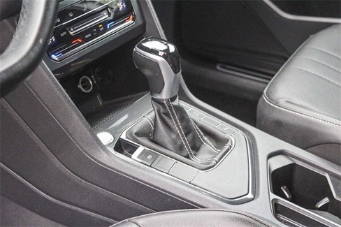 Used 2022 Volkswagen Tiguan SE R-Line image 26