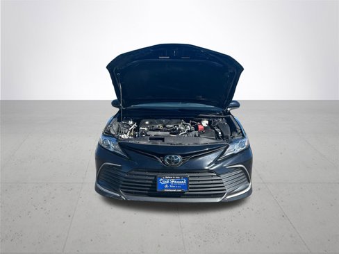 Used 2022 Toyota Camry LE image 4