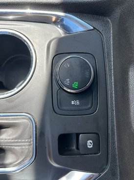 Used 2020 Chevrolet Traverse LT image 51